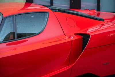 930万ドル（邦貨換算約14億4580万円）で落札されたフェラーリ「エンツォ フェラーリ」（C）Courtesy of RM Sotheby's