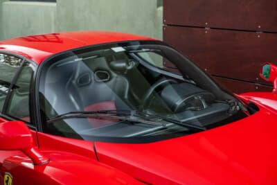 930万ドル（邦貨換算約14億4580万円）で落札されたフェラーリ「エンツォ フェラーリ」（C）Courtesy of RM Sotheby's