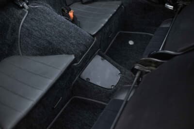 72万5000ドル（邦貨換算約1億1300万円）で落札されたポルシェ「911カレラRS2.7」（C）Courtesy of RM Sotheby's