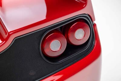 880万5000ドル(邦貨換算約13億7010万円)で落札されたフェラーリ「F50」(C)Courtesy of RM Sotheby's