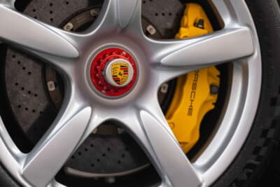 308万5000ドル（邦貨換算約4億8100万円）で落札されたポルシェ「カレラGT」（C）Courtesy of RM Sotheby's