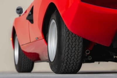 11万2000ドル（邦貨換算約1億7400万円）で落札されたランボルギーニ「カウンタックLP400」（C）Courtesy of RM Sotheby's