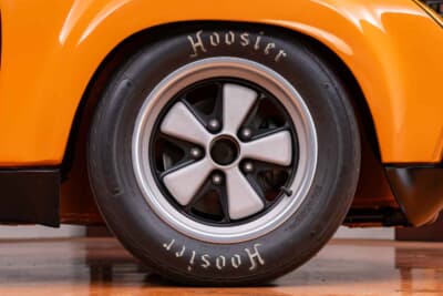 98万5000ドル(邦貨換算約1億5122万円)で落札されたポルシェ「914/6R」(C)Courtesy of RM Sotheby's