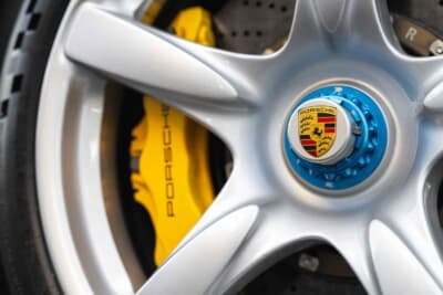 308万5000ドル（邦貨換算約4億8100万円）で落札されたポルシェ「カレラGT」（C）Courtesy of RM Sotheby's