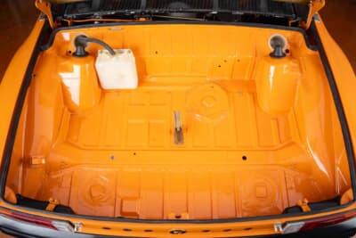 98万5000ドル(邦貨換算約1億5122万円)で落札されたポルシェ「914/6R」(C)Courtesy of RM Sotheby's