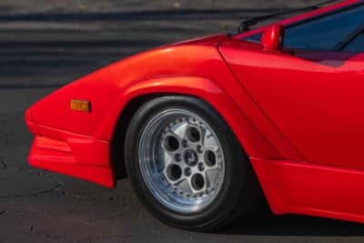 41万7500ドル（邦貨換算約6520万円）で落札されたランボルギーニ「カウンタック25thアニバーサリー」（C）Courtesy of RM Sotheby's