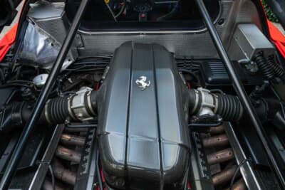 930万ドル（邦貨換算約14億4580万円）で落札されたフェラーリ「エンツォ フェラーリ」（C）Courtesy of RM Sotheby's