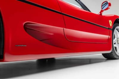 880万5000ドル(邦貨換算約13億7010万円)で落札されたフェラーリ「F50」(C)Courtesy of RM Sotheby's