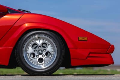 41万7500ドル（邦貨換算約6520万円）で落札されたランボルギーニ「カウンタック25thアニバーサリー」（C）Courtesy of RM Sotheby's