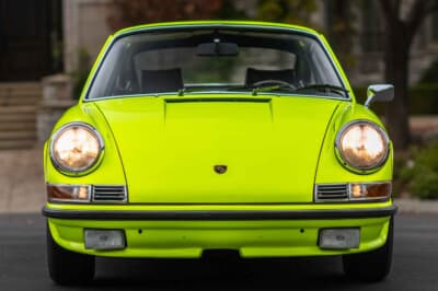 72万5000ドル（邦貨換算約1億1300万円）で落札されたポルシェ「911カレラRS2.7」（C）Courtesy of RM Sotheby's
