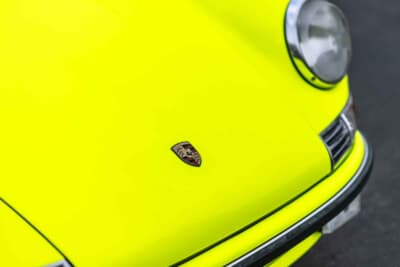 72万5000ドル（邦貨換算約1億1300万円）で落札されたポルシェ「911カレラRS2.7」（C）Courtesy of RM Sotheby's