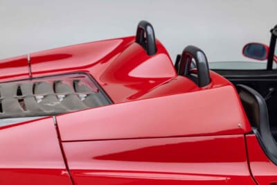 880万5000ドル(邦貨換算約13億7010万円)で落札されたフェラーリ「F50」(C)Courtesy of RM Sotheby's