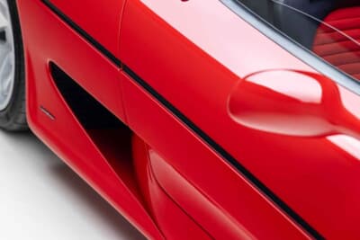 880万5000ドル(邦貨換算約13億7010万円)で落札されたフェラーリ「F50」(C)Courtesy of RM Sotheby's