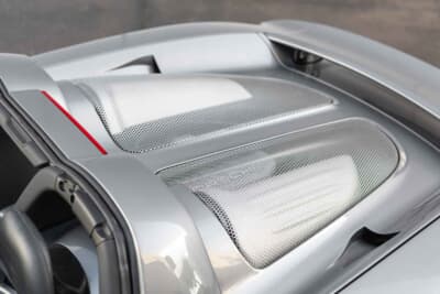 308万5000ドル（邦貨換算約4億8100万円）で落札されたポルシェ「カレラGT」（C）Courtesy of RM Sotheby's