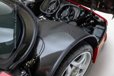 880万5000ドル(邦貨換算約13億7010万円)で落札されたフェラーリ「F50」(C)Courtesy of RM Sotheby's