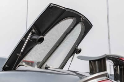 308万5000ドル（邦貨換算約4億8100万円）で落札されたポルシェ「カレラGT」（C）Courtesy of RM Sotheby's