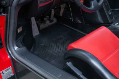 930万ドル（邦貨換算約14億4580万円）で落札されたフェラーリ「エンツォ フェラーリ」（C）Courtesy of RM Sotheby's