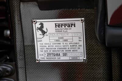 880万5000ドル(邦貨換算約13億7010万円)で落札されたフェラーリ「F50」(C)Courtesy of RM Sotheby's