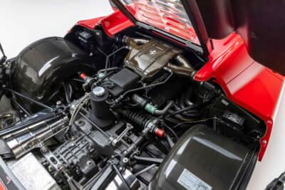 880万5000ドル(邦貨換算約13億7010万円)で落札されたフェラーリ「F50」(C)Courtesy of RM Sotheby's