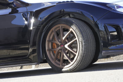 スバル・インプレッサにMOMO「TOPRUN M300」を履かせたイメージカット