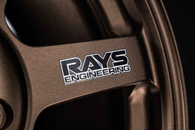 TE37 SAGA S-Plus 30th ANNIVERSARY：ステッカータイプもある