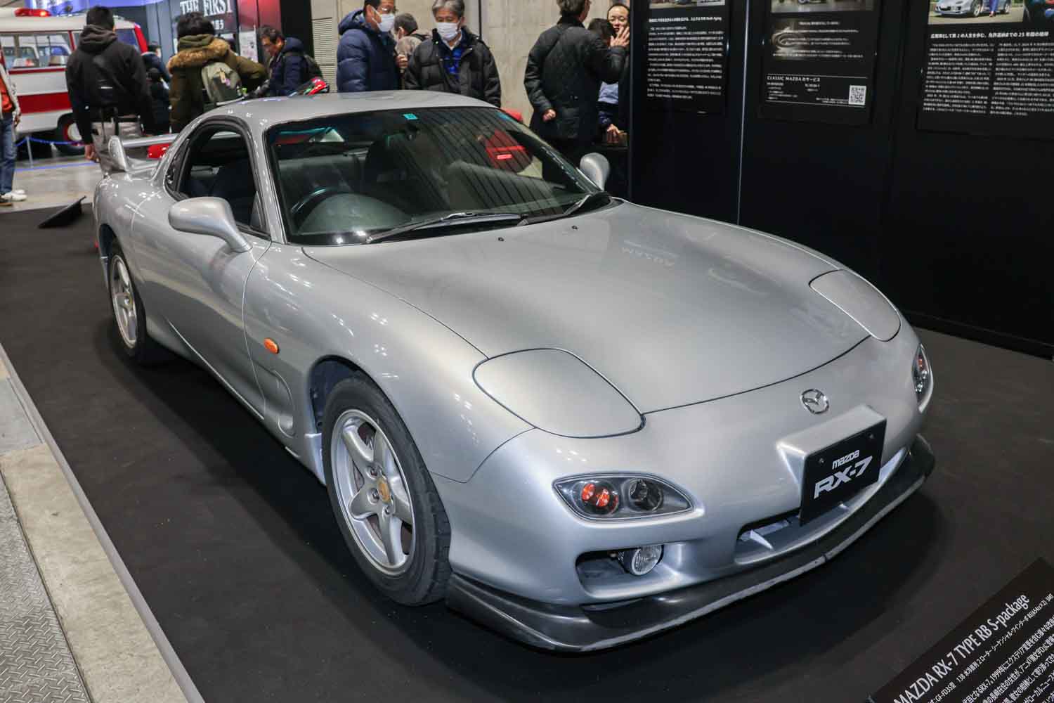 一目惚れで55歳で購入した「RX-7」を80歳まで乗り続けた女性、還暦祝い
