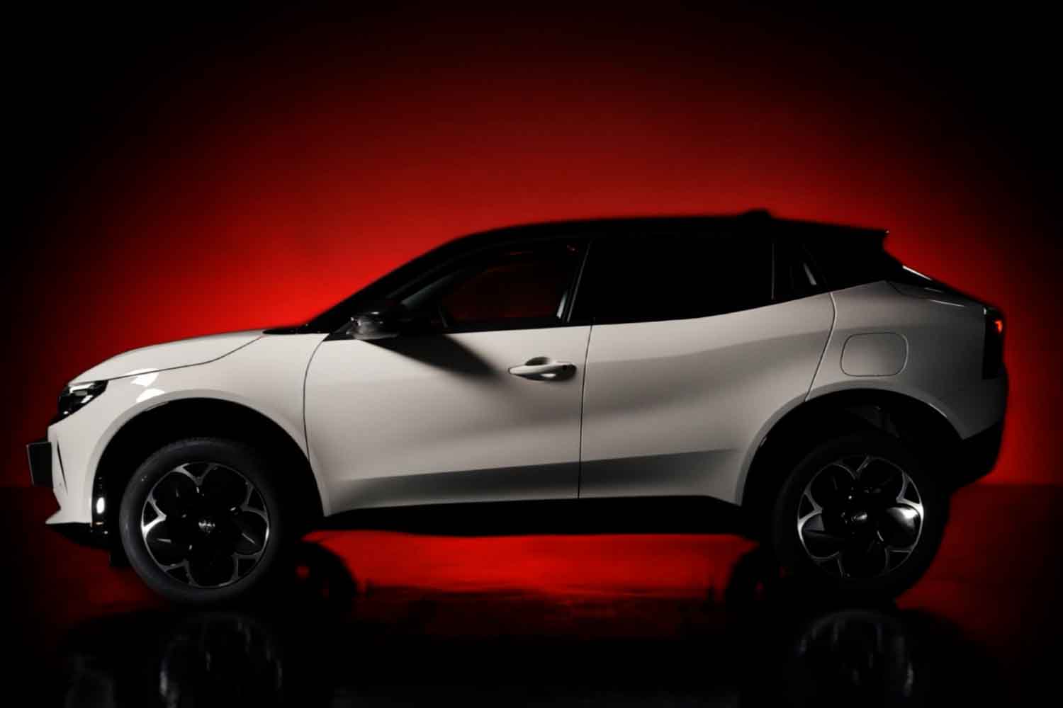 Alfa Romeo Junior "Bianco Speciale": A Dream Collaboration of Italian Aesthetics and Japanese Market Demand!