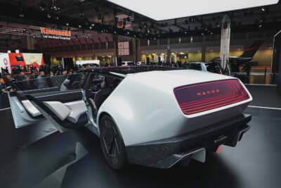 ホンダ 0シリーズ サルーン：大きく跳ね上がるガルウィングドアを採用した斬新なリアスタイル