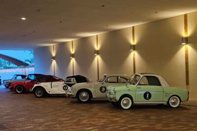 2日目の夜は雨に見舞われたため、「ヒルトン北谷沖縄リゾート」から「北谷フィッシャリーナ中央広場」へ抜けるトンネル状のスペースにて、車両たちは一夜の雨宿りをおこなった