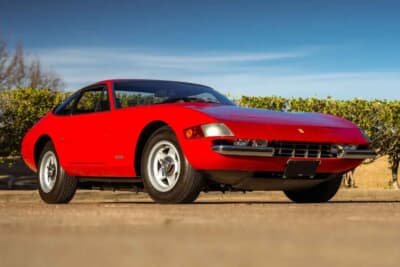 58万8000ドル(邦貨換算約9290万円)で落札されたフェラーリ「365 GTB/4 デイトナ」(C)Courtesy of Broad Arrow