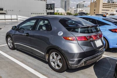 ホンダ FK2 シビック：5ドアモデル特有のリアのパワーウィンドウレギュレーターは日本に存在しないパーツだ