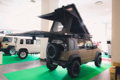 ジムケンタックが提案してくれたのはオーバーランド仕様のノマド。全長が伸びた分、ルーフに設定するラックやテントの選択肢が増えた点にも注目