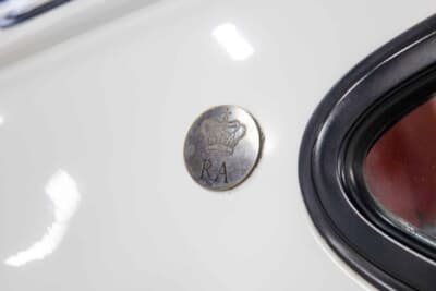 17万5000〜20万ユーロ（約3220万〜3680万円）で現在も販売中のポルシェ「911ターボ フラットノーズ」（C）Bonhams