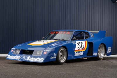 トムスが輸入し、舘信秀氏がステアリングを握った「シュニッツァー セリカLBターボ」は、シルエットフォーミュラ時代を象徴するマシン。長らく行方が分からなかったが、2025年に再び日本の土を踏んだ