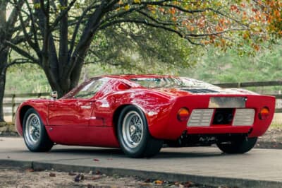 価格応談で現在も販売中の「フォード GT40 Mk I ロードバージョン」（C）Courtesy of RM Sotheby's