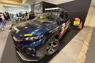 スズキ フロンクス：OKISHUのプロモーションカー。話題のオールシーズンタイヤ「シンクロウェザー」を装着し実力をアピール