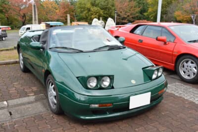 ロータス エラン：のちにマクラーレン F1を手がけるピーター・スティーブンスが担当した、流麗なキャブフォワード造形だ