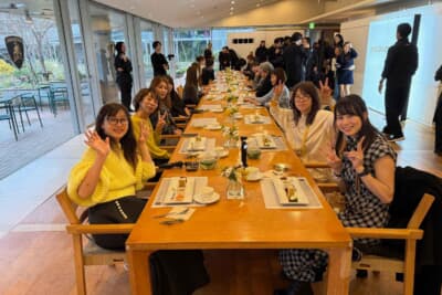 千葉県の室内植物園で美しい花、植物鑑賞の後は参加者全員でフラワーアレンジのワークショップとティータイムを過ごしました