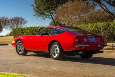 58万8000ドル(邦貨換算約9290万円)で落札されたフェラーリ「365 GTB/4 デイトナ」(C)Courtesy of Broad Arrow