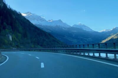 イタリアの峠をさよならしてスイス方面へ