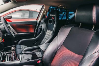 マツダスピードアクセラ：シートはブリッドのZETA Ⅳをセレクト