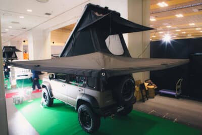 ジムケンタックが提案してくれたのはオーバーランド仕様のノマド。全長が伸びた分、ルーフに設定するラックやテントの選択肢が増えた点にも注目