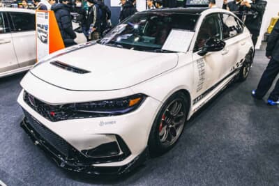 A PIT AUTOBACS SHINONOMEが展示していたFL5のデモカー