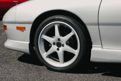 ホイールはシュテルンの17インチアルミホールを履かせている