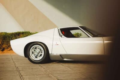 215万ドル（邦貨換算約3億3755万円）で落札されたランボルギーニ「ミウラP400」（C）Courtesy of Broad Arrow