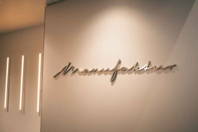 マイバッハのモデルが持つエレガンスを空間全体で表現