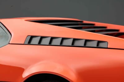 45万〜50万ユーロ（邦貨換算約8190万円〜約9100万円）で現在も販売中のBMW「M1」（C）Bonhams