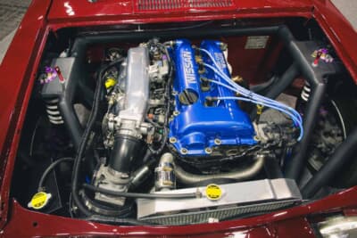 無骨なパイプフレームに組み込まれたサスペンションはDマックスのスーパーストリートだ