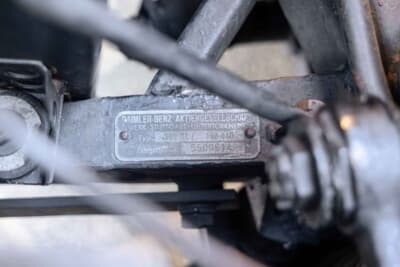 129万9500ユーロ(邦貨換算約約2億3780万円)で落札されたメルセデス ベンツ「300 SL」(C)Bonhams