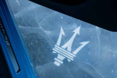 マセラティ・グレカーレ・クリスタッロ：トライデントロゴを投影するカーテシーライトを採用